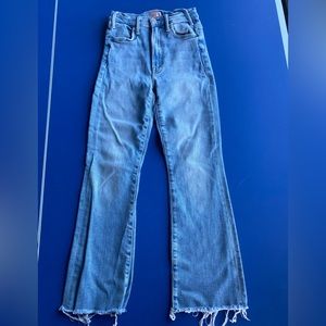 MOTHER jeans. The Hustler Ankle Fray. Sz 23. Stretch.